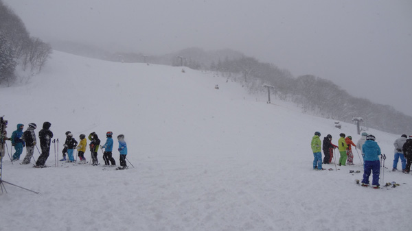 1/3高畑スキー場 朝の猪谷ゲレンデ