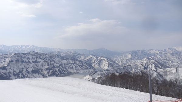 20170415_奥只見丸山スキー場山頂から奥只見湖