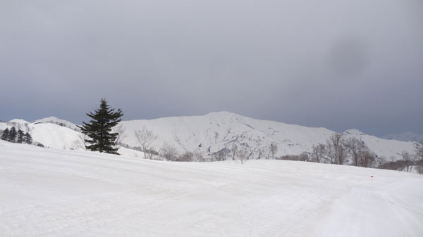20170415_奥只見丸山スキー場カモシカＤコース上部の景色２