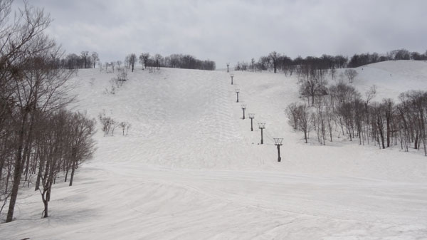 20170415_奥只見丸山スキー場カモシカＡコース下部のコブ