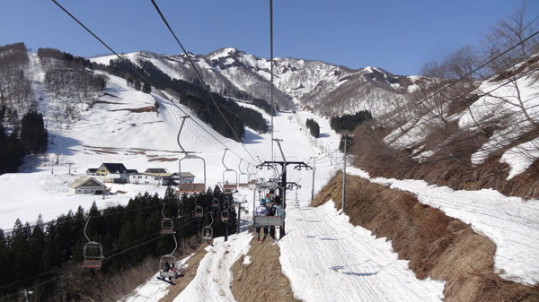 20170416_神立高原スキー場戸沢ペアリフトからメインゲレンデ