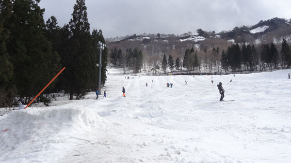 20170422_神立高原スキー場レグルスコースコブのモーグルライン