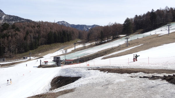 20170503_丸沼高原スキー場早朝到着者向け駐車場からイエローコース
