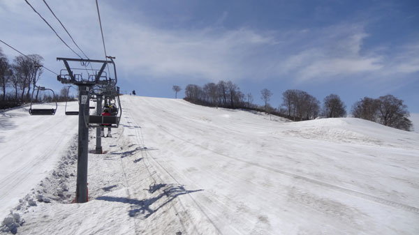 20170514_奥只見丸山スキー場朝一番の山頂丸山ゲレンデ上部