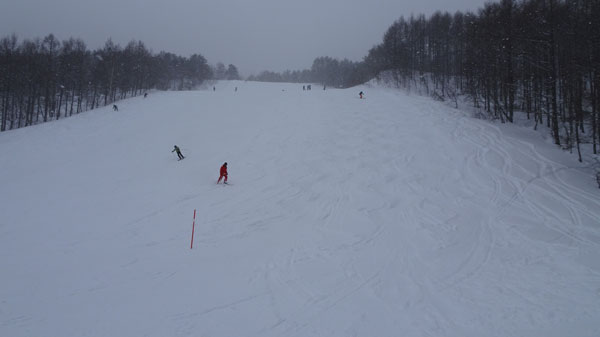 20190216_会津高原高畑スキー場15時過ぎのレッドモーグルコース