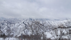 20210410_奥只見丸山スキー場　朝の山頂からの景色１