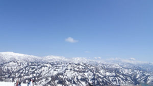 20210410_奥只見丸山スキー場　昼過ぎの山頂からの景色３