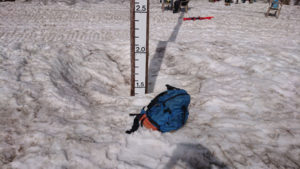 20210504_奥只見丸山スキー場　ブナ平ヒュッテにある積雪量を知らせる柱