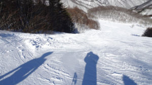 20220102_北日光高畑スキー場　レッドコース上部からコブのライン