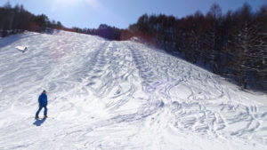 20220102_北日光高畑スキー場　レッドコースベースからのコブ