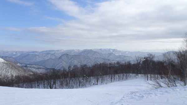 20220110_北日光・高畑スキー場　オレンジコース山頂からの眺め