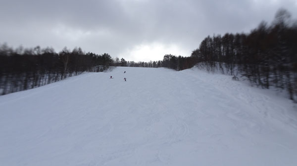 20220115_北日光・高畑スキー場　昼食前のレッドコースコブの跡が出来つつある