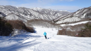 20220116_北日光・高畑スキー場　午後のレッドコース上部からのコブ