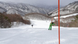 20220320_北日光・高畑スキー場　午後のレッドコースのコブ（ハイク中その３）