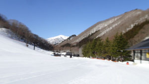 20220402_北日光・高畑スキー場朝一番のブラックライン