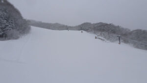 20221225_北日光・高畑スキー場　朝一番の猪谷ゲレンデ