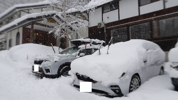 20230102_北日光・高畑スキー場近くの宿駐車場