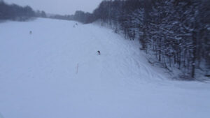 20230128_北日光・高畑スキー場　15時50分のレッドコースのコブ