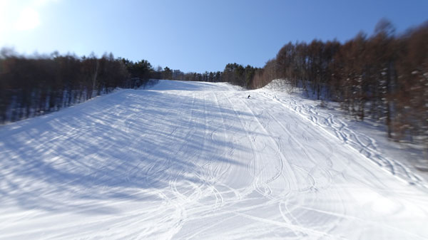 20230204_北日光・高畑スキー場　朝一番のレッドコース