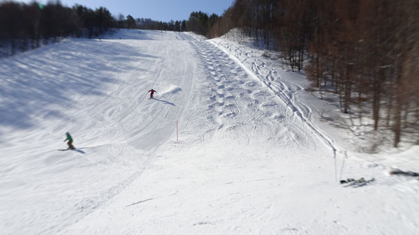 20230212_北日光・高畑スキー場　朝一番のレッドコース