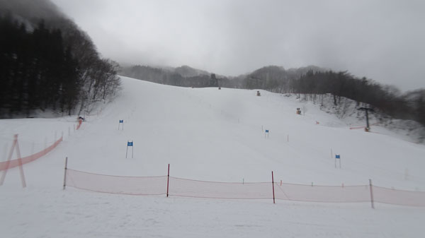 20220219_北日光高畑スキー場　朝一番の猪谷ゲレンデ