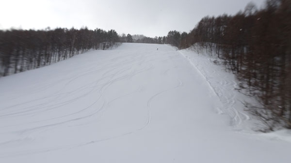 20230225_北日光・高畑スキー場　朝一番のレッドコース