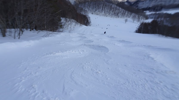 20230304_北日光・高畑スキー場　午前中のレッドコース（上部から）