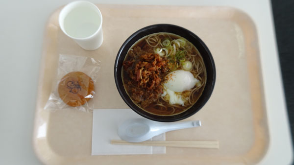 20230312_北日光・高畑スキー場　肉そば温玉のせと揚げ饅頭（900円+150円）