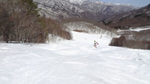 20230321_北日光・高畑スキー場　午前のレッドコースのコブ（上部から）