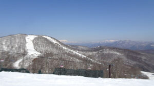 20230402_星野リゾート　猫魔スキー場　エキサイト山頂からの景色2