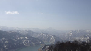 20230422_奥只見丸山スキー場　山頂からの風景1